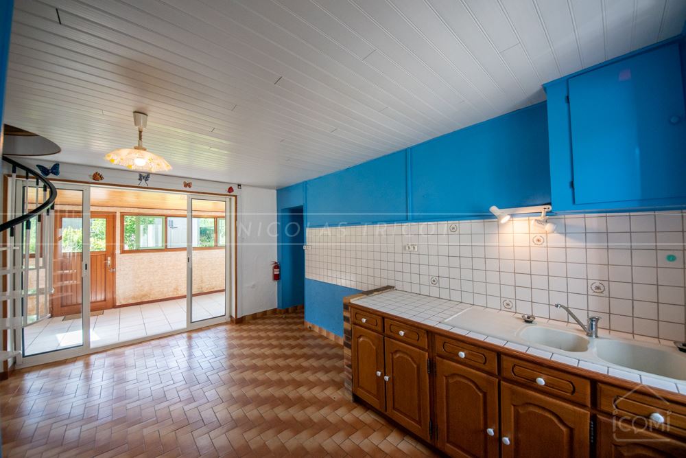 MAISON DE BOURG - 6 PIECES - 3/4 CHAMBRES - 135 M² - TERRAIN + DE 200 M² - VERANDA - PROXIMITE CENTRE VILLE - A RENOVER photo 5